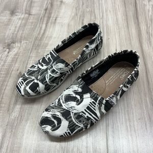 Woman’s Tom’s- 5.5